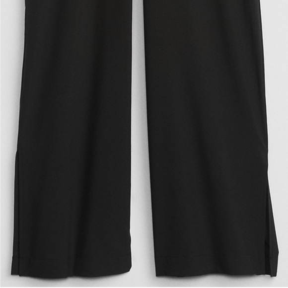 GapFit Relaxed Lightweight Wide-Leg Runaround Pants with side Ankle Slits - Picture 9 of 11